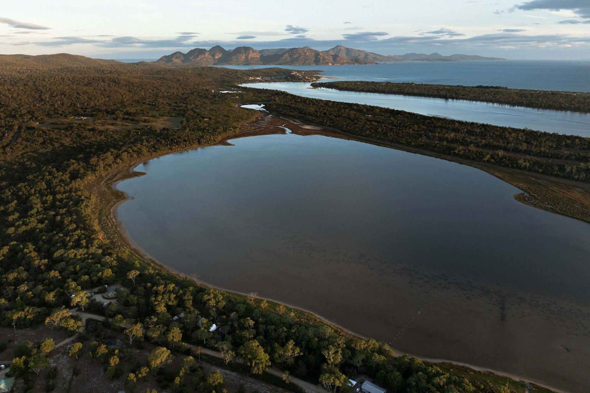 Eco Luxury - Heated - Hot Tub - Waterfront - Freycinet Villa Coles Bay Bagian luar foto